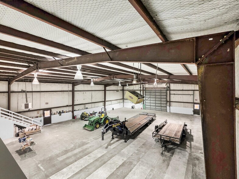More Photos Of 7387 TX-164 Hwy, Buffalo Warehouse For Lease