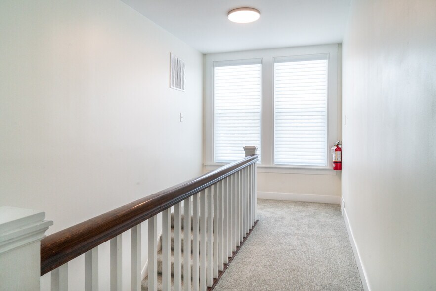 More Photos Of 2860 Perrysville Ave, Pittsburgh Funeral Home For Sale