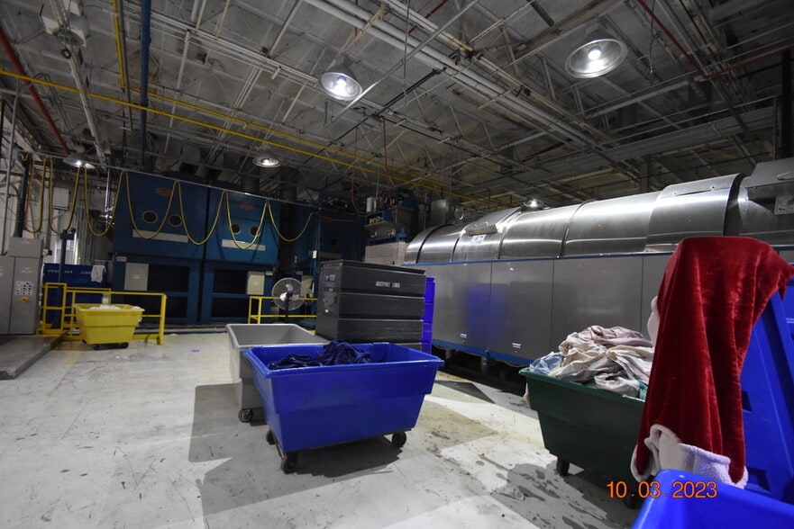 More Photos Of 956 N Broadway St, Greenville Distribution For Sale