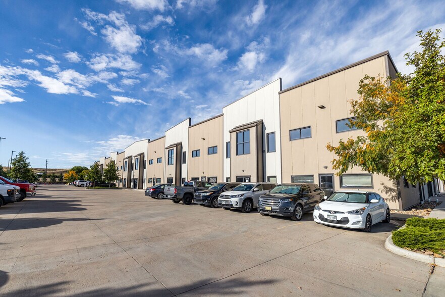 More Photos Of 3040 Airport Dr, Erie Flex For Sale