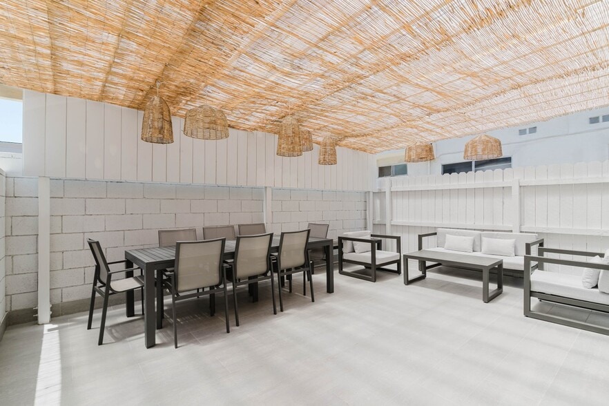More Photos Of 4405 Ventura Canyon Ave, Sherman Oaks Apartments For Sale