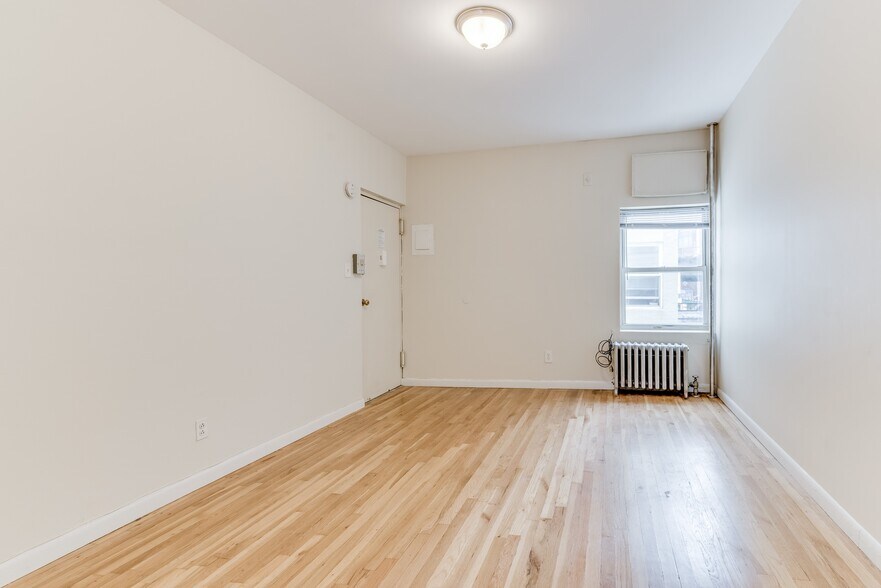 More Photos Of 4132 53rd St, Woodside Apartments For Sale
