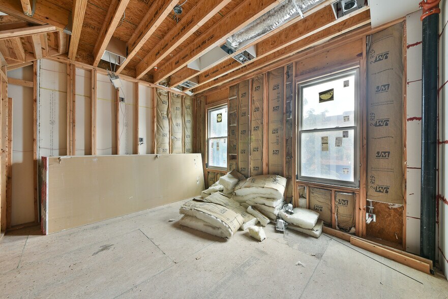 More Photos Of 1808 Frankford Ave, Philadelphia Storefront Retail Residential For Sale