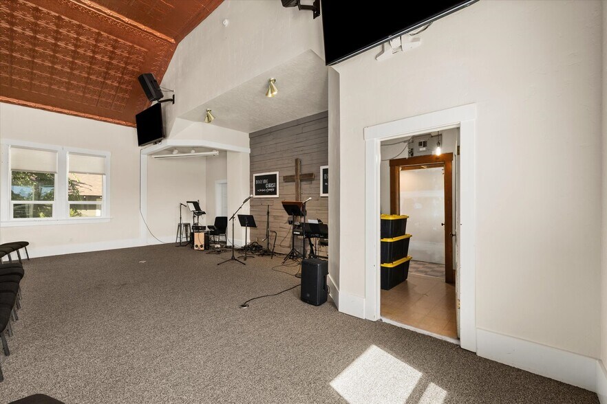 More Photos Of 224 17th Ave S, Nampa Religious Facility For Sale