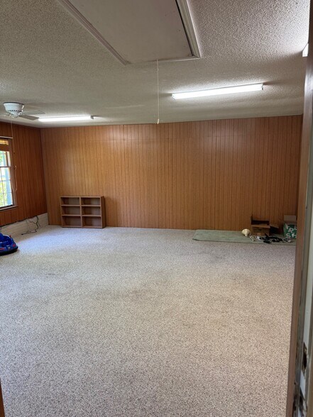 More Photos Of 2113 Wessinger Rd, Chapin Office For Lease