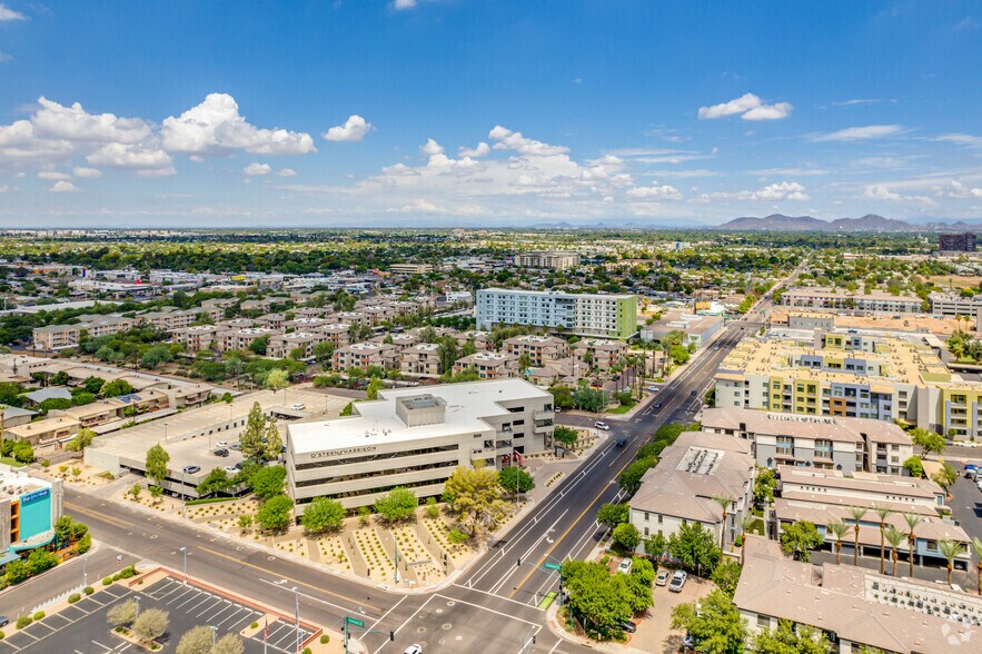 More Photos Of 300 W Clarendon Pl, Phoenix Office For Lease