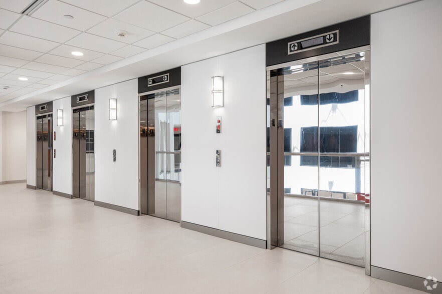 More Photos Of 30 Independence Blvd, Warren Office For Lease