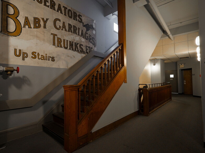 More Photos Of 44 N Queen St, Lancaster Apartments For Lease