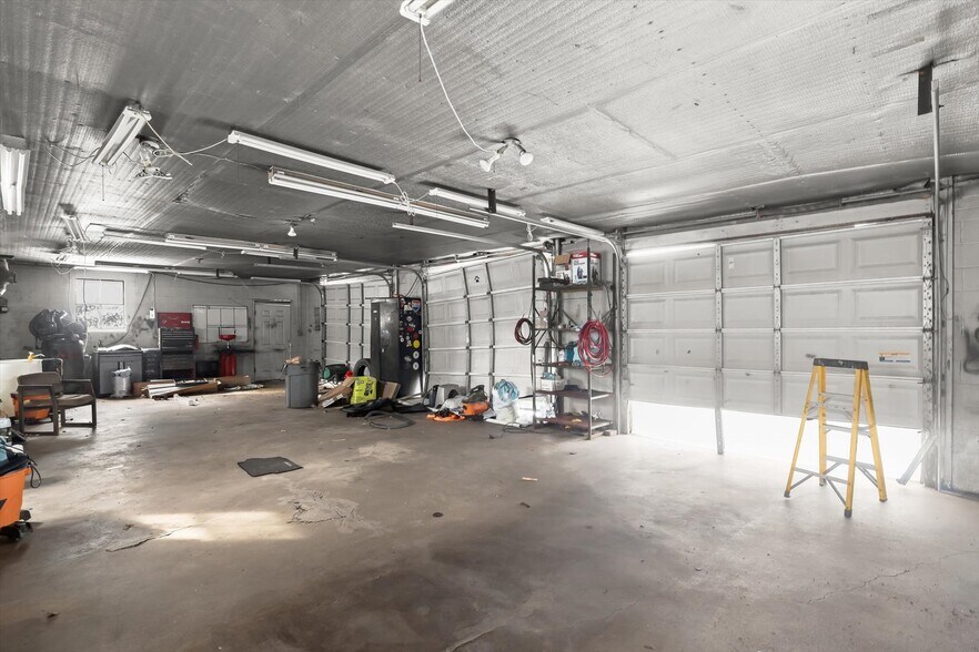 More Photos Of 4028 Hanover Pike, Manchester Auto Repair For Sale