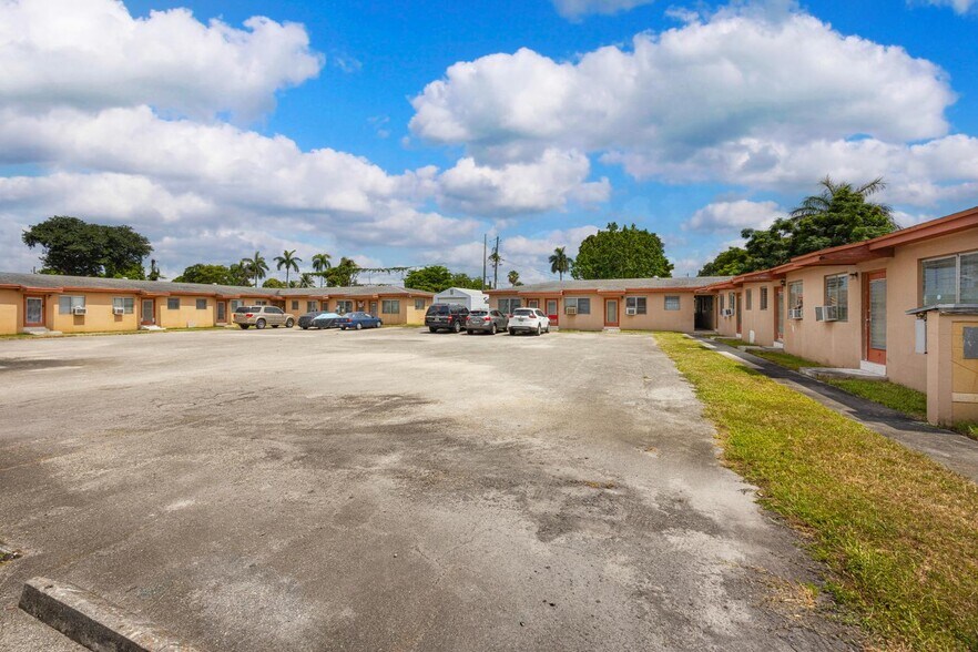 More Photos Of 1915 NW 28th St, Miami Apartments For Sale