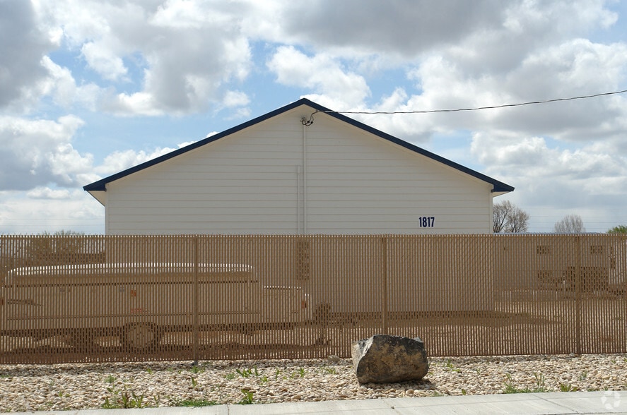 More Photos Of 1817 E Sherman Ave, Nampa Self Storage For Lease