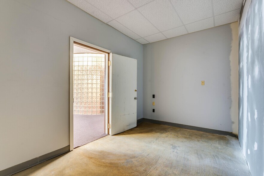 More Photos Of 66 Concord St, North Reading Light Distribution For Lease