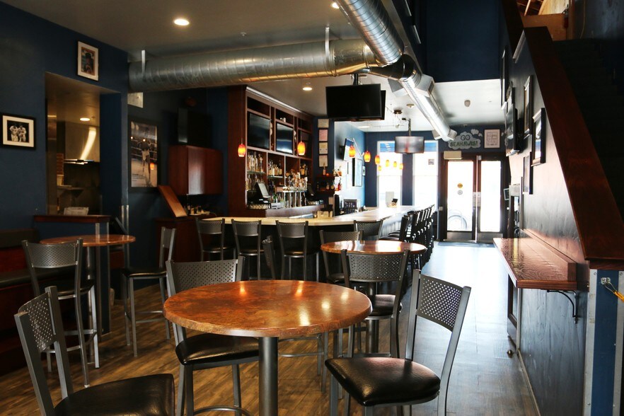 More Photos Of 711 Pacific Ave, Santa Cruz Restaurant For Lease