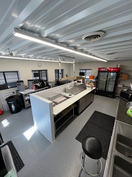 More Photos Of 1002 Cross st, Robinson Restaurant For Sale