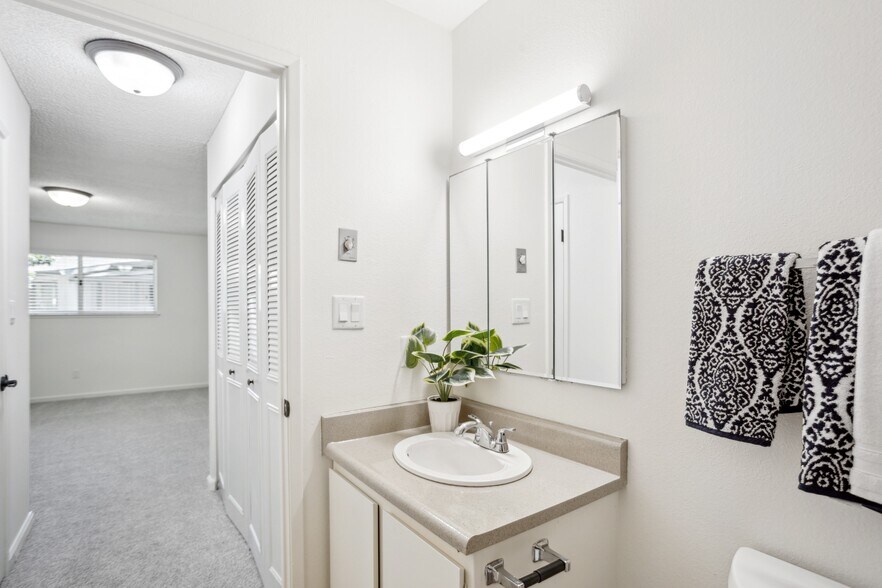 More Photos Of 6546 Auburn Blvd, Citrus Heights Apartments For Sale