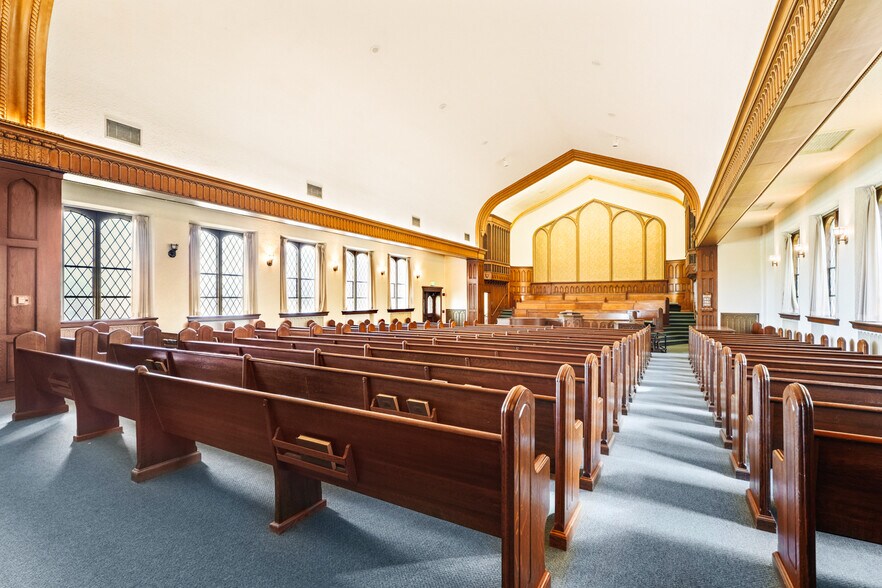 More Photos Of 2931 SE Harrison St, Portland Religious Facility For Lease