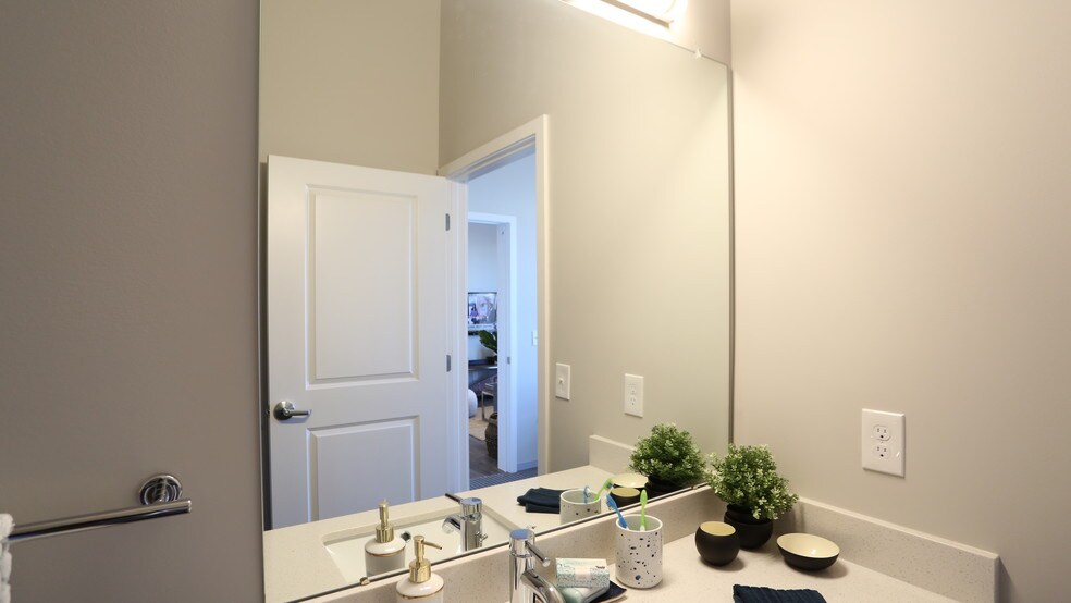More Photos Of 1400 N High St, Columbus Apartments For Lease