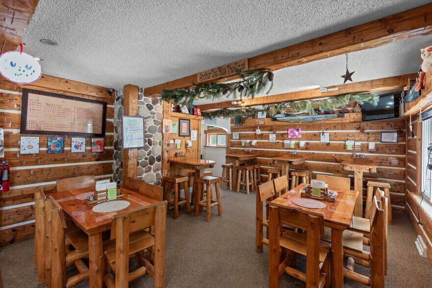 More Photos Of 3172 N Riverside Dr, Saukville General Retail For Sale