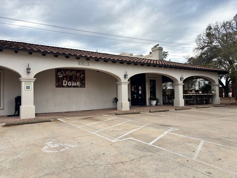More Photos Of 4701 Williams Dr, Georgetown Restaurant For Sale