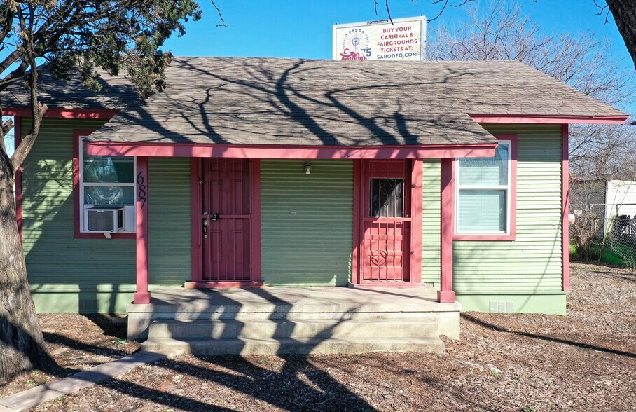 More Photos Of 5310 Interstate Highway 35 S, San Antonio Schools For Sale