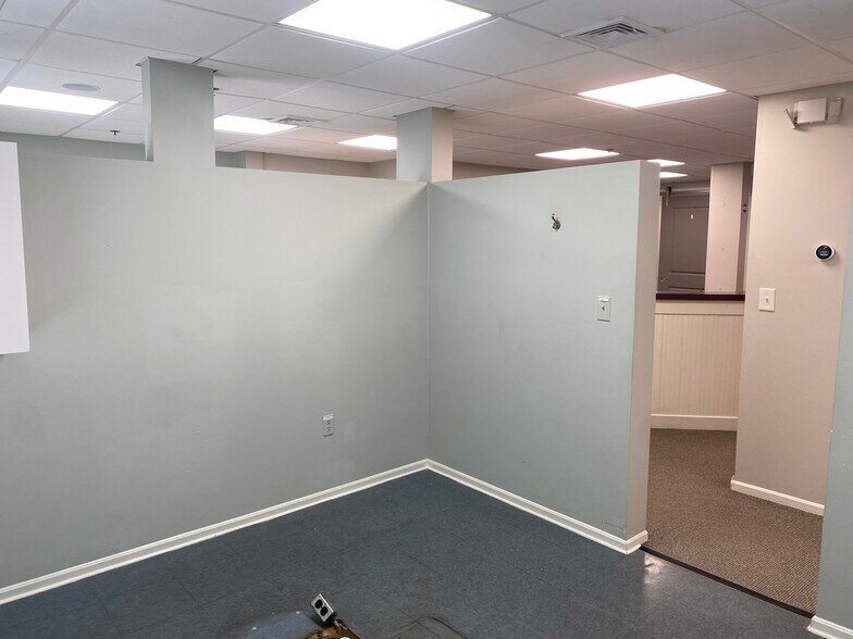 More Photos Of 705-709 Milford Rd, Merrimack Unknown For Lease