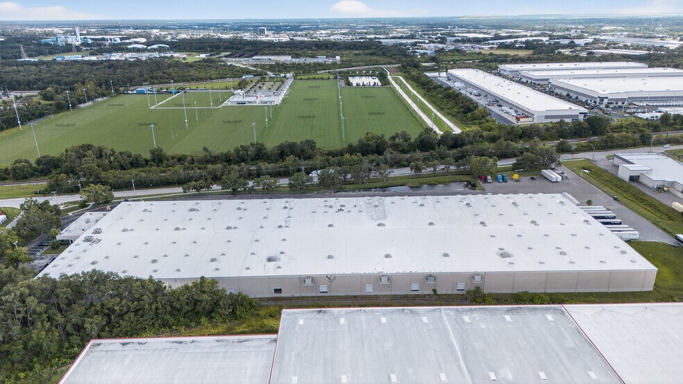 More Photos Of 3102 Queen Palm Dr, Tampa Warehouse For Lease