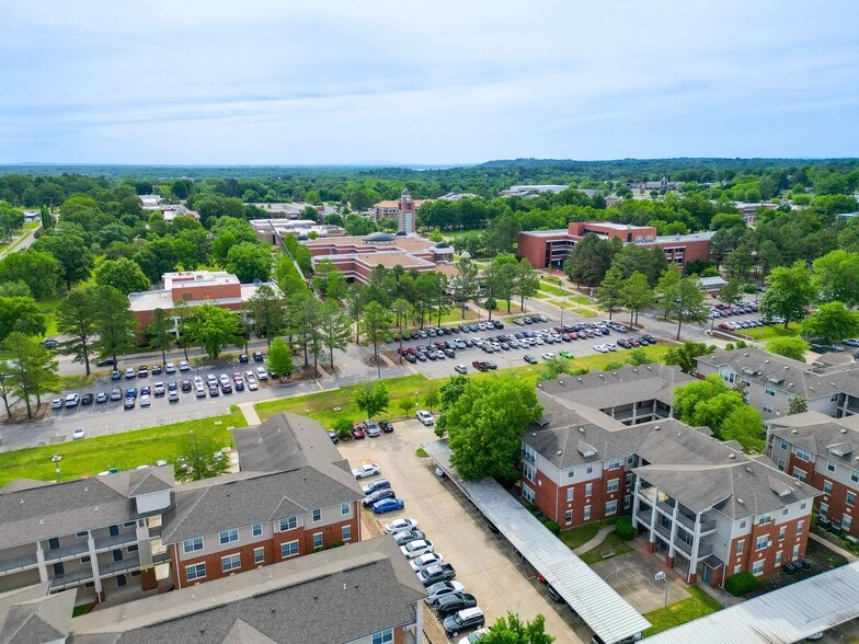 More Photos Of 801 N 49th St, Fort Smith Dormitory For Sale