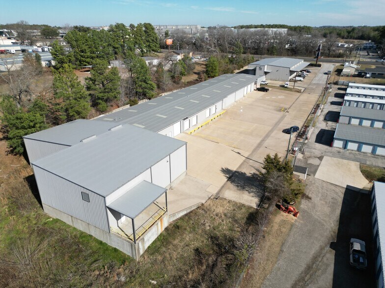 More Photos Of 13178 State Highway 110 S, Tyler Warehouse For Lease