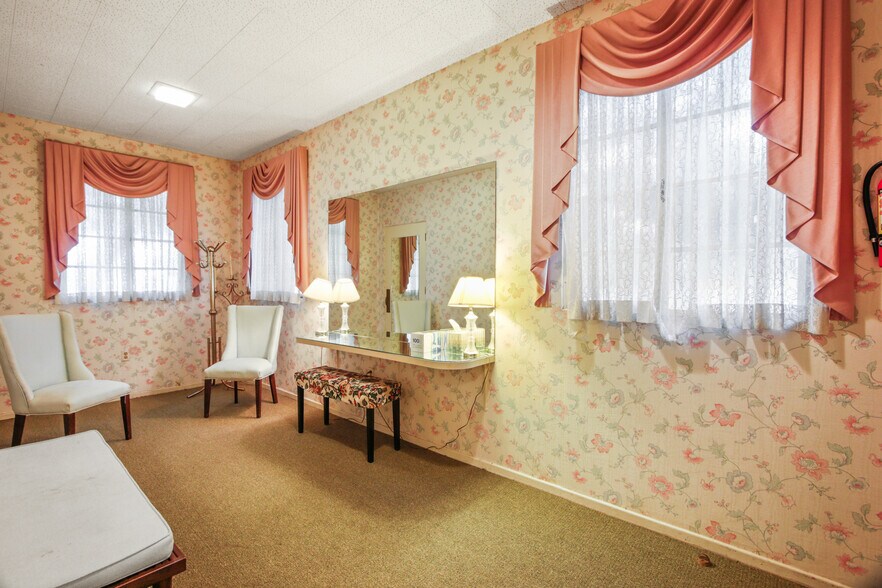 More Photos Of 2555 Santiago St, Santa Ana Schools For Sale