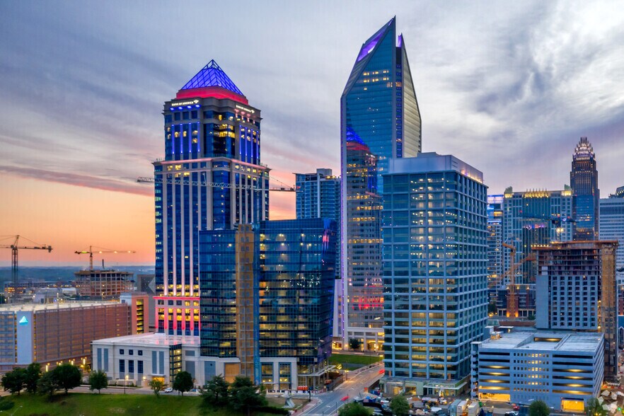 More Photos Of 600 S Tryon St, Charlotte Coworking Space