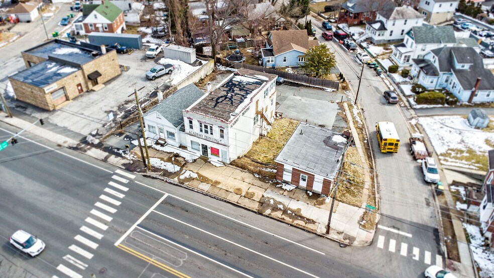 More Photos Of 16 S Maryland Ave, Wilmington General Retail For Sale