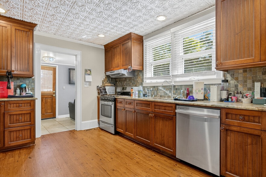 More Photos Of 19428 Zion Ave, Cornelius Office For Sale