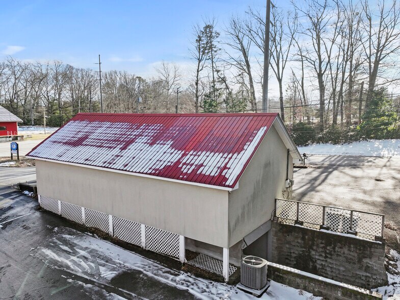 More Photos Of 1937 Robertson Loop Rd, Clarkesville Freestanding For Sale
