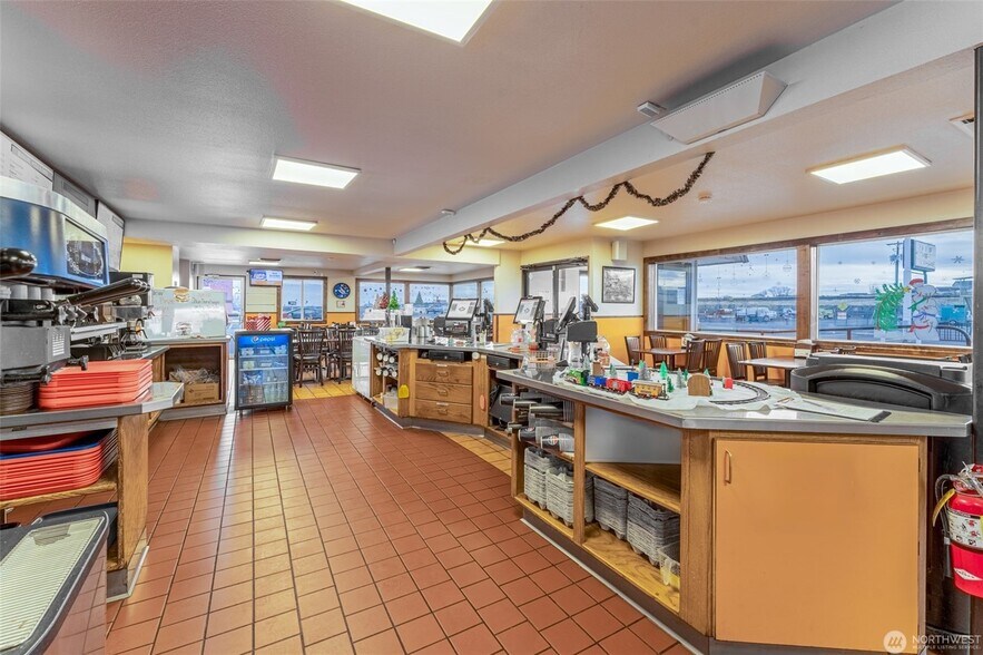 More Photos Of 805 Basin St NW, Ephrata Specialty For Sale