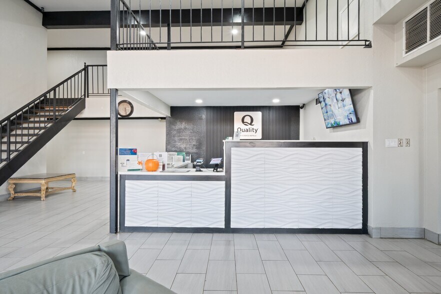More Photos Of 10159 I-20, Eastland Hotel For Sale
