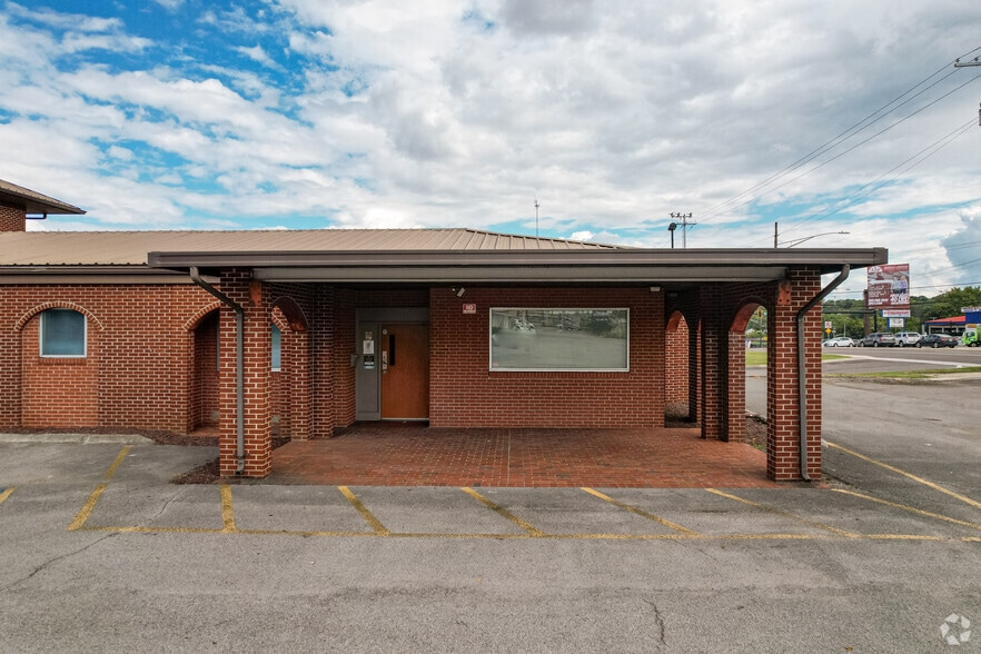 More Photos Of 5412 Clinton Hwy, Knoxville Medical For Lease