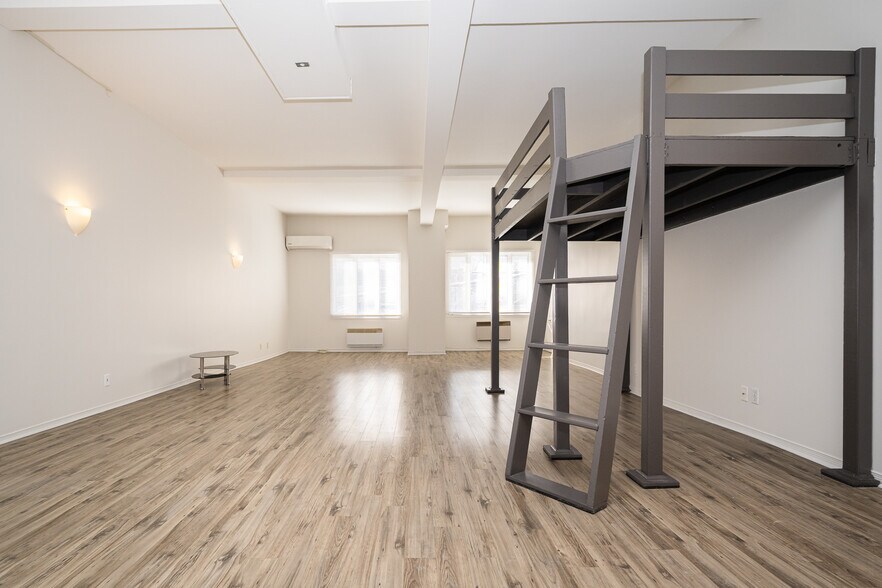 More Photos Of 6982-6984 Saint-Hubert Rue, Montréal Storefront Retail Residential For Sale