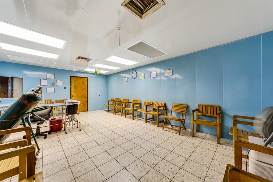 More Photos Of 8345 Walnut Hill Ln, Dallas Medical For Sale