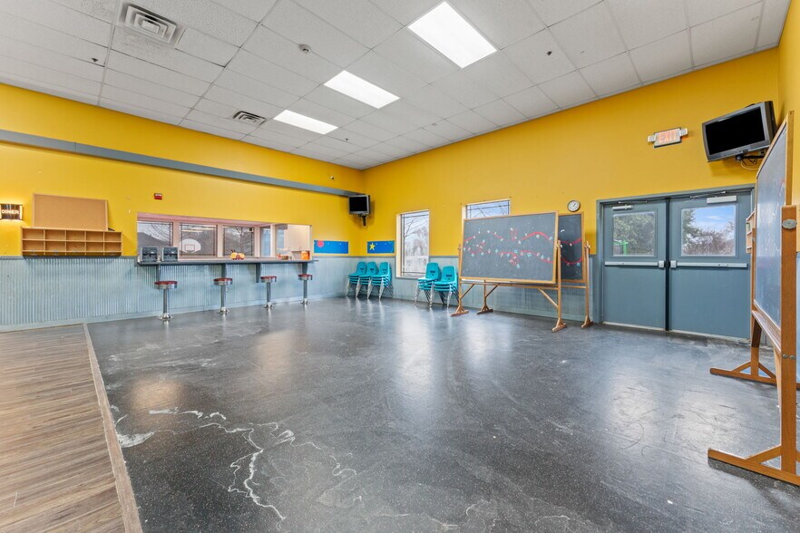 More Photos Of 7550 Shady Grove Rd, North Richland Hills Daycare Center For Sale