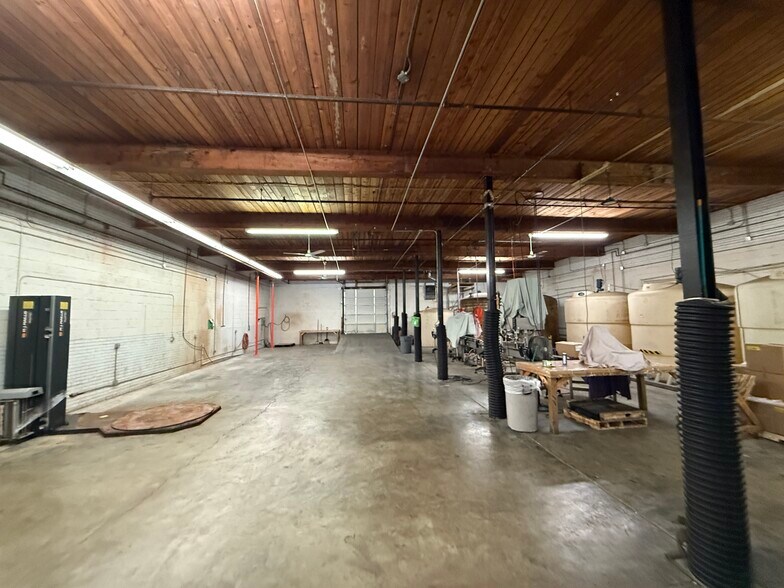 More Photos Of 108 Pennsylvania Ave, Greer Light Distribution For Lease