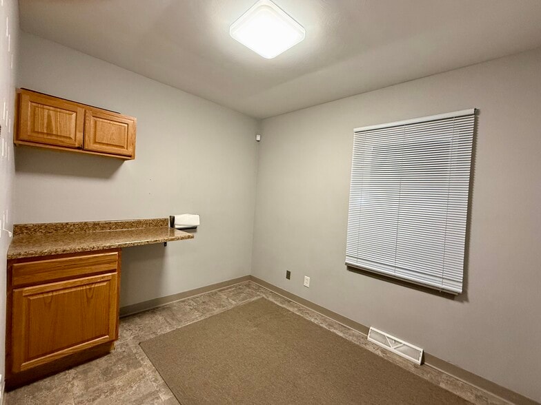 More Photos Of 2894 Center Rd, Poland Office For Sale