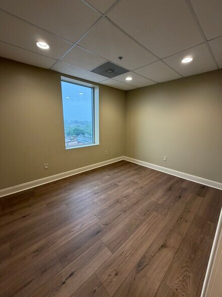 More Photos Of 327 Main St, Greenwood Office For Lease