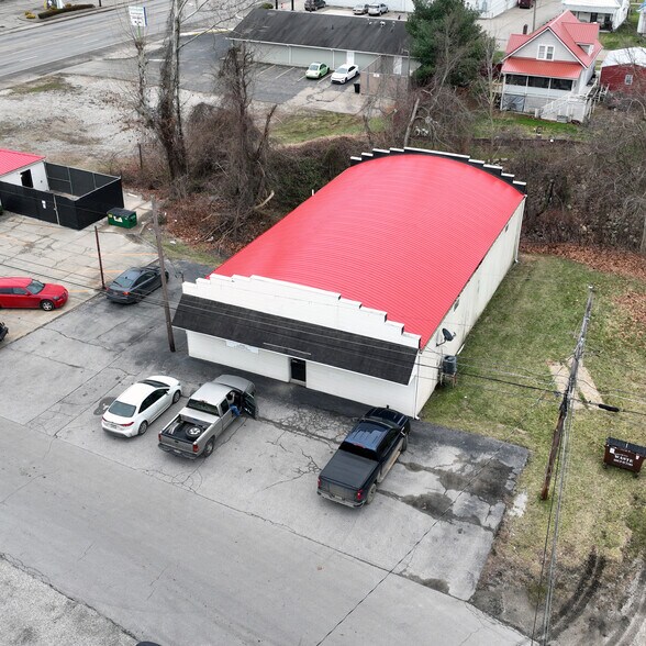 More Photos Of 1900 8th Ave, Parkersburg Garden Center For Sale