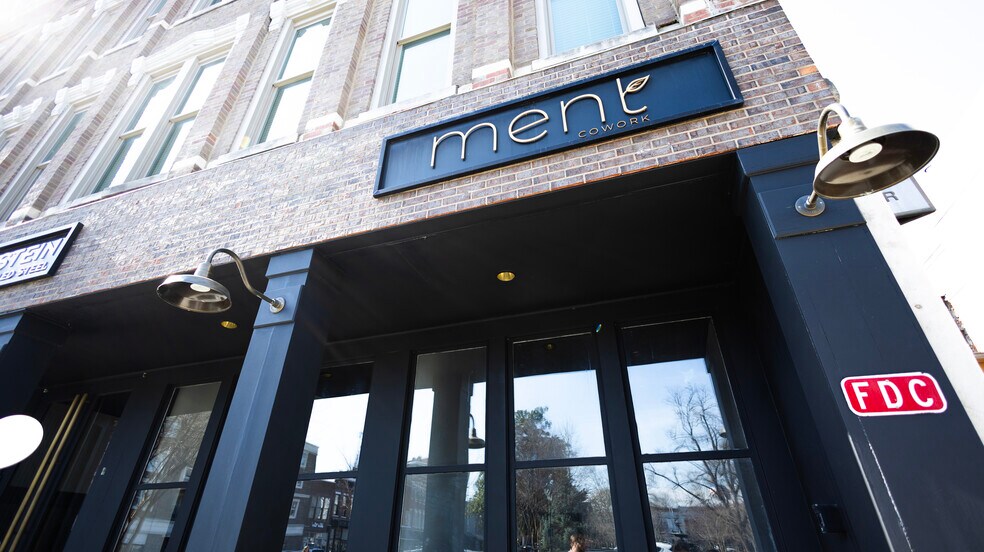 Primary Photo Of 911 College St, Bowling Green Office For Lease