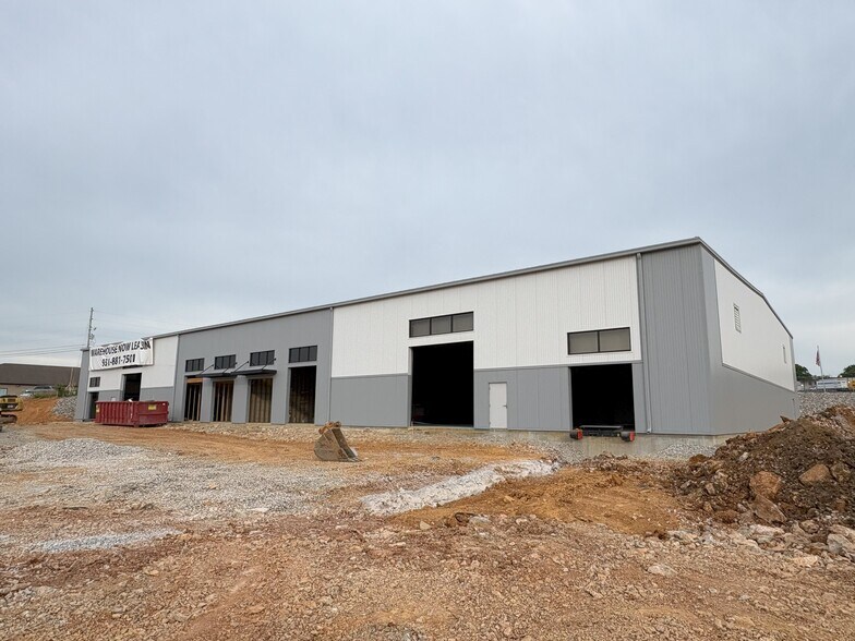 More Photos Of 241 Hub Cir, Cookeville Industrial For Lease
