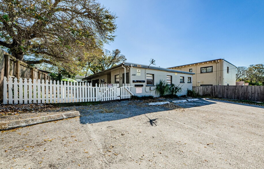 More Photos Of 1429 Laura St, Clearwater Apartments For Sale