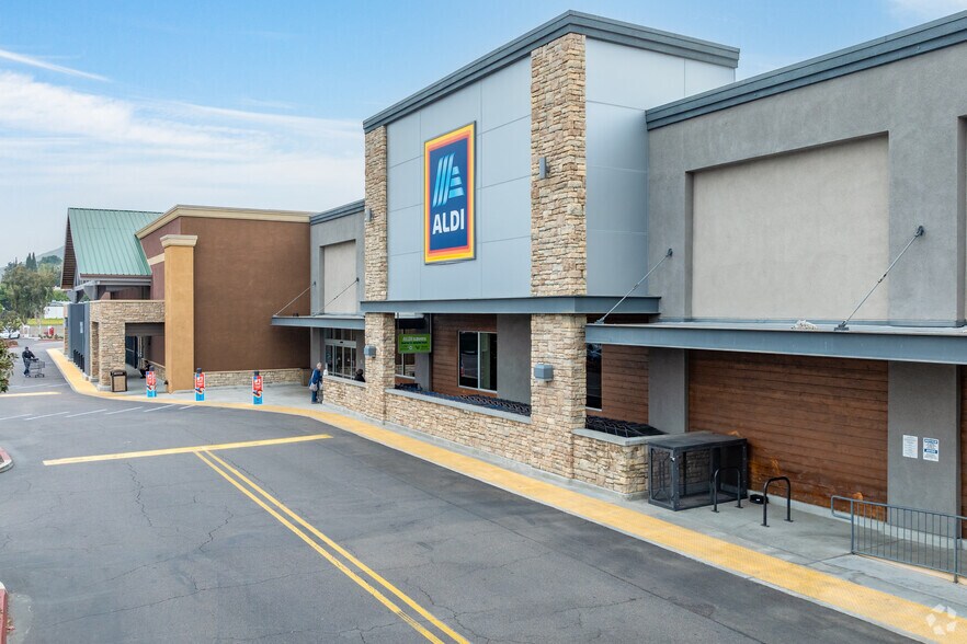More Photos Of 8860-8878 Navajo Rd, San Diego Unknown For Lease