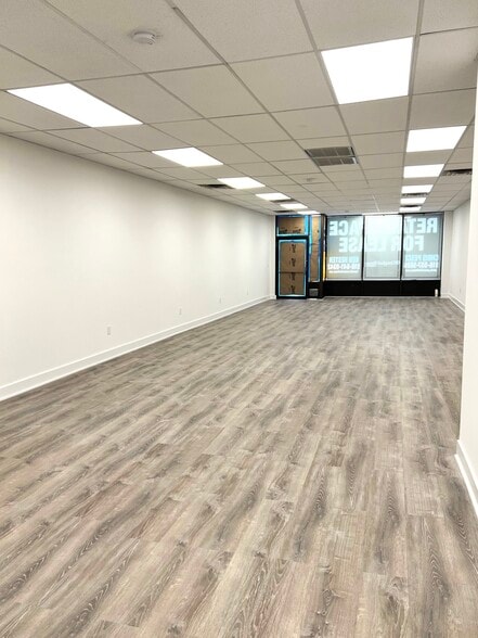 More Photos Of 814-850 Merrick Rd, Baldwin Storefront For Lease