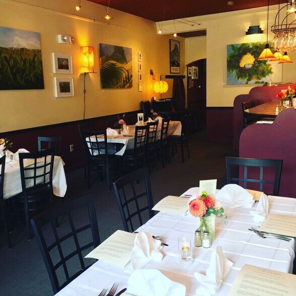 More Photos Of 2015 Main St, Bethlehem Restaurant For Sale