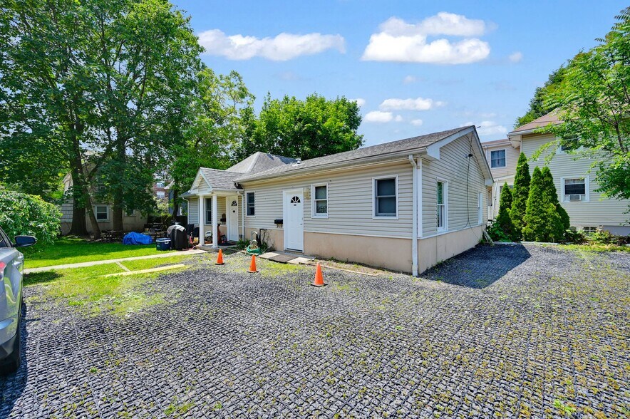 More Photos Of , Mamaroneck Unknown For Sale